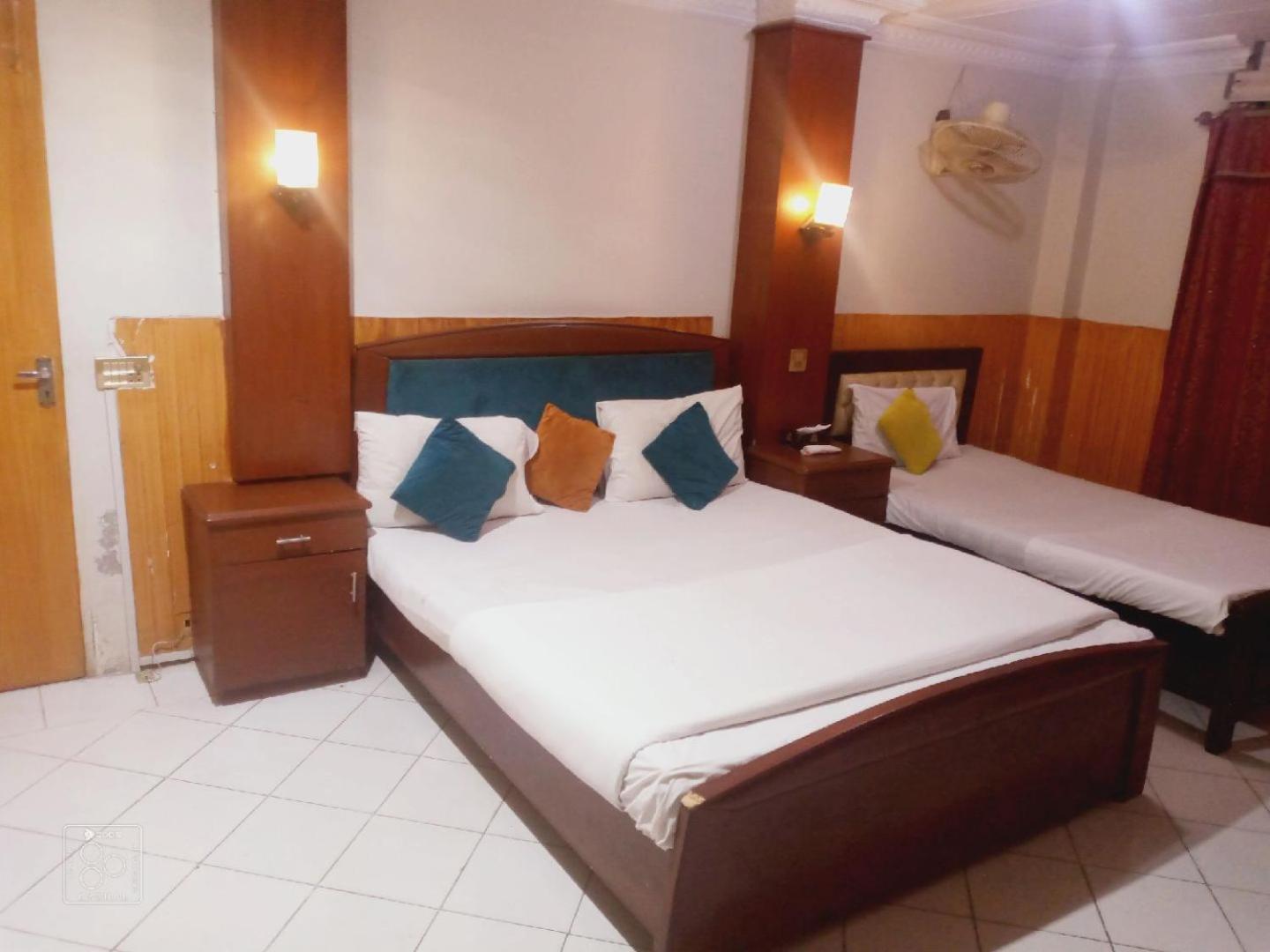 Hotel New Mid City Multan Exterior foto